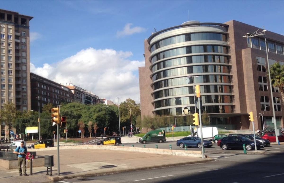 DWS pone a la venta un edificio de oficinas de la Generalitat en Barcelona por 110 millones