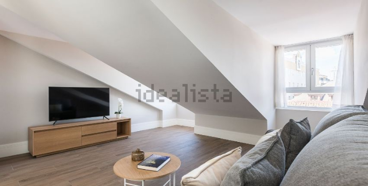 Con el techo abuhardillado