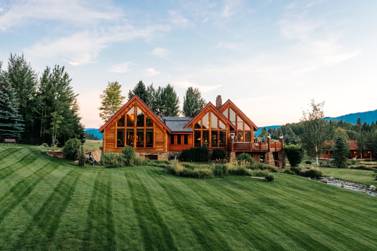 _polar_express_ranch_in_jackson_wyoming_c_engel_volkers_jackson_hole_orijin_media_2