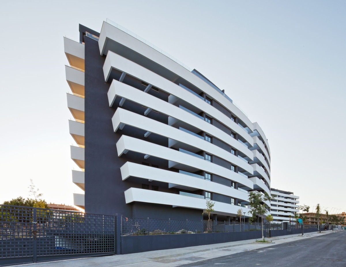 Incluye 142 viviendas y 4 locales comerciales