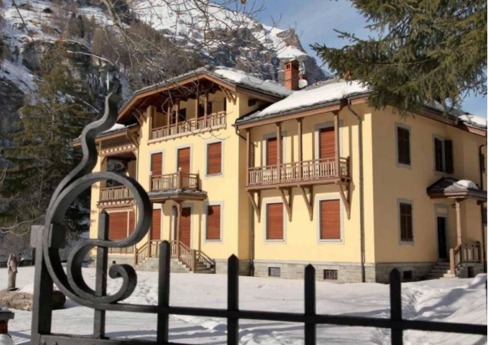 La villa de la película "House of Gucci" está a la venta en idealista por 990.000 euros