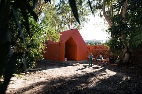 La casa, en un ambiente natural