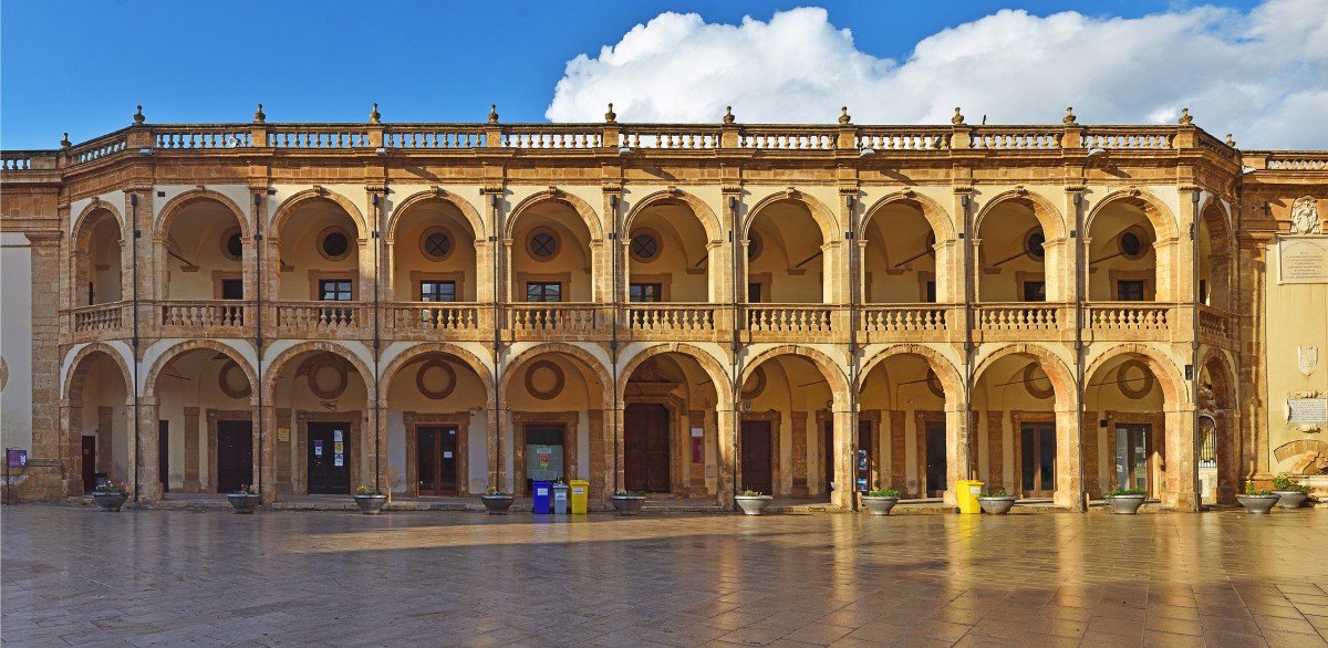 Mazara del Vallo tem exemplos de muitos estilos de arquitetura da sua longa história
