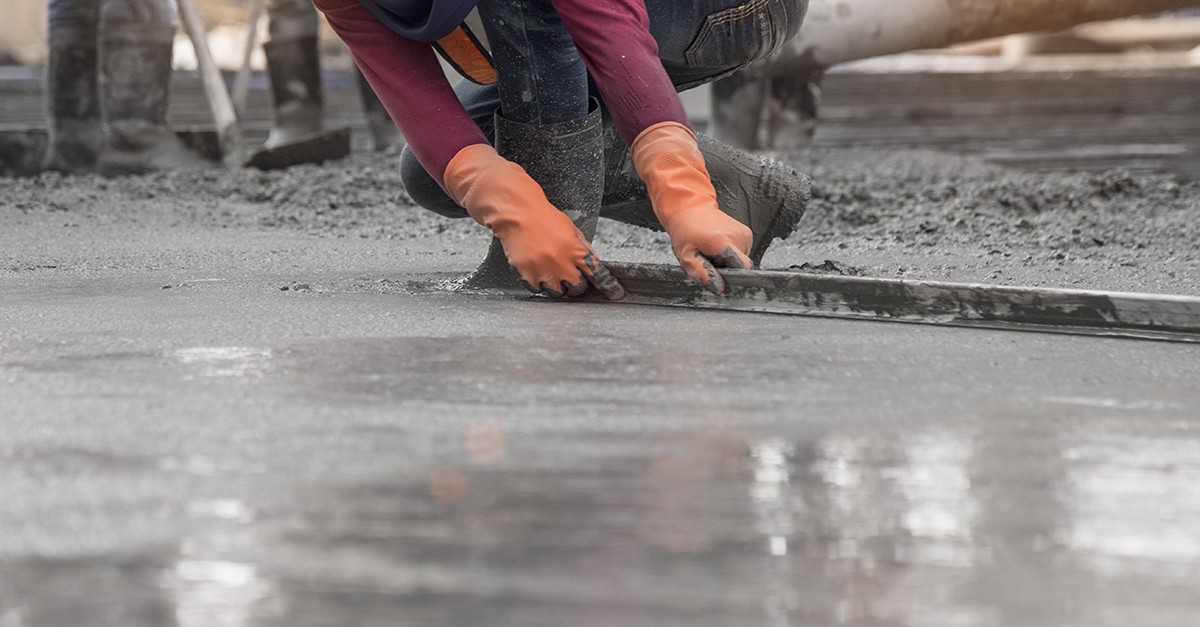 Microcemento: cómo aplicar este material de moda en la reforma de tu vivienda