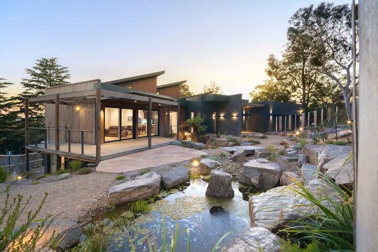 Una espectacular casa prefabricada, pasiva y de diseño en un rincón paradisíaco de Melbourne