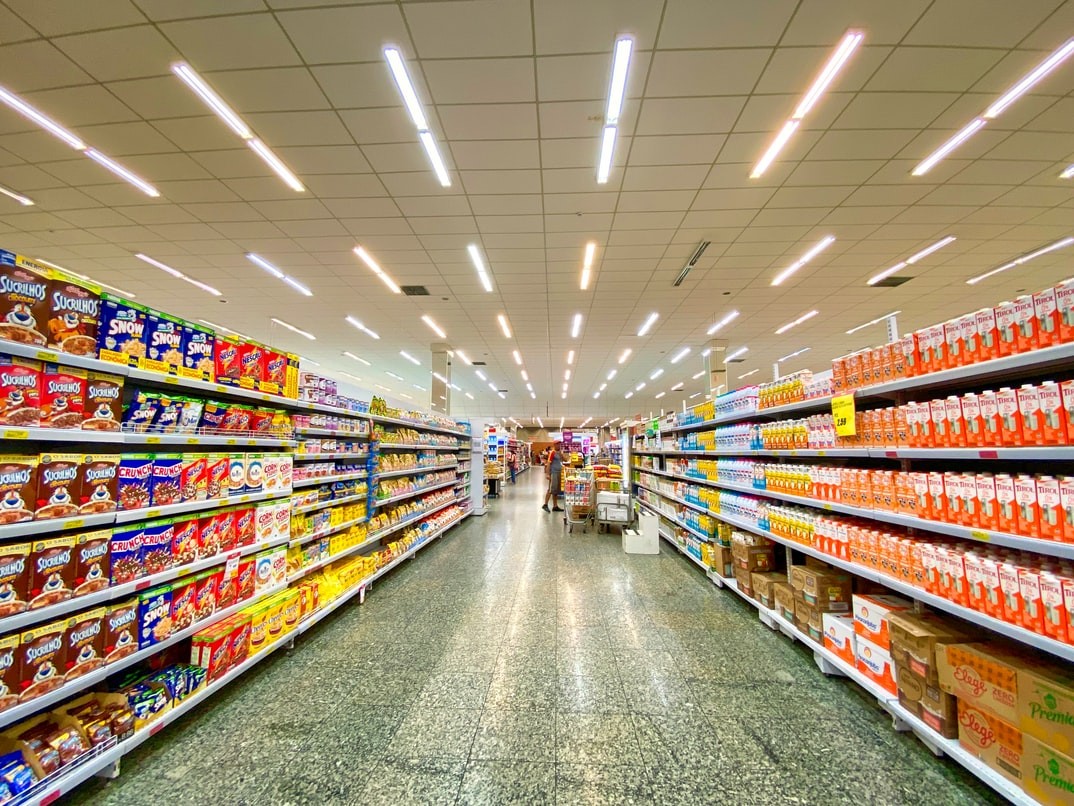 Los ‘supers’ copan el 44% del total de la inversión en retail en los últimos 18 meses, según JLL