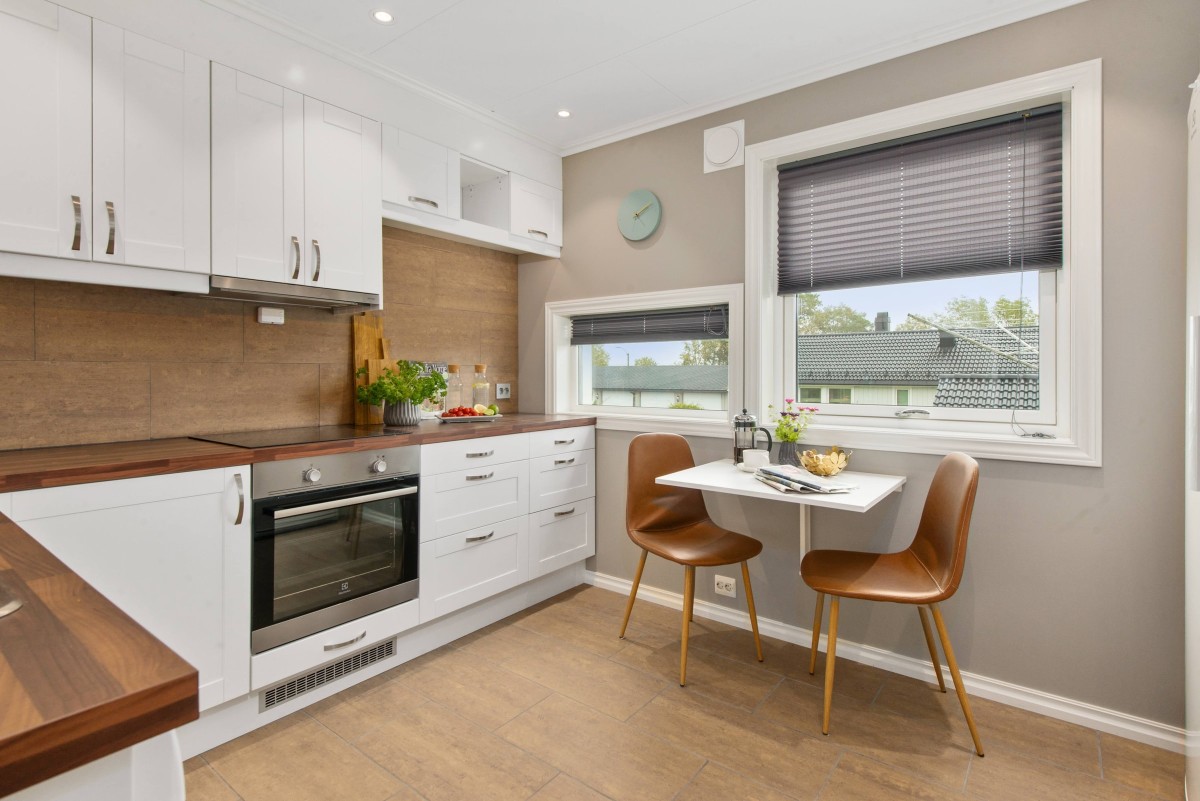 Cocina y comedor en uno  Mesa para cocina pequeña, Diseño de interiores de  cocina, Diseño de la sala de comedor