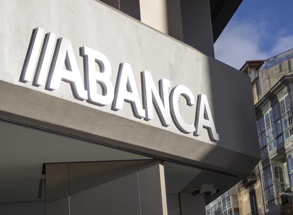 Abanca inaugura su oficina "más abierta, digital y sostenible" en el madrileño Espacio Serrano 45