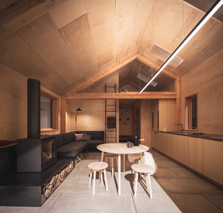 La casa está fabricada en madera