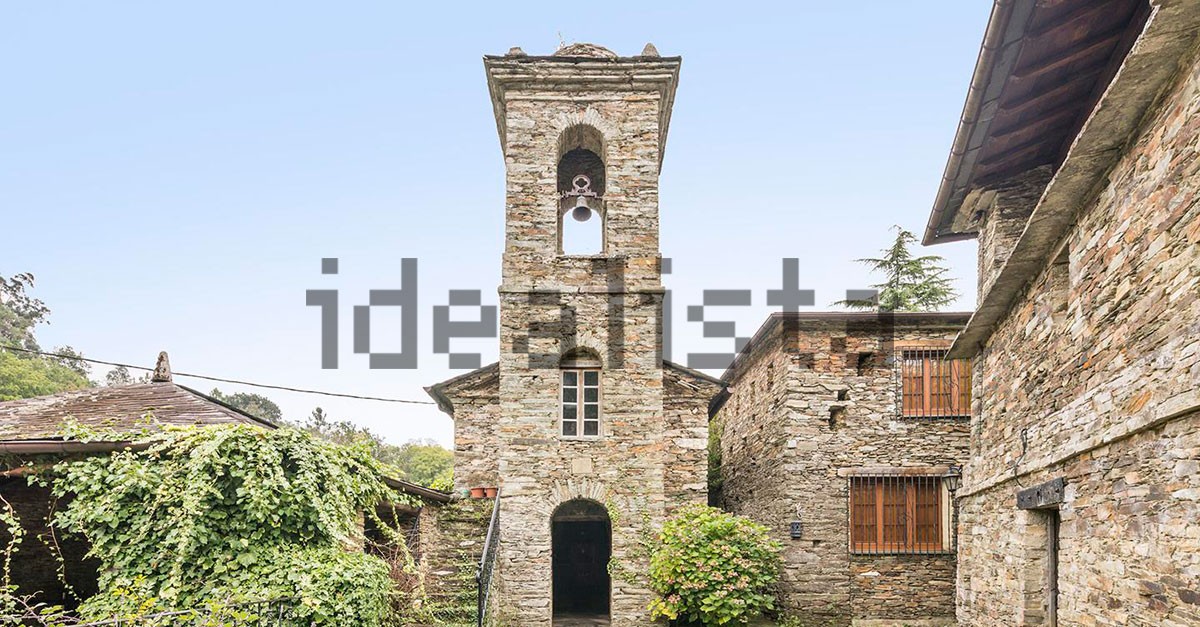 En venta una extraordinaria finca con capilla, hórreo y molino en la ruta Jacobea de la costa