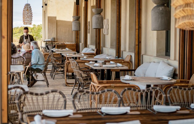 Die Terrasse bietet Platz für 250 Personen