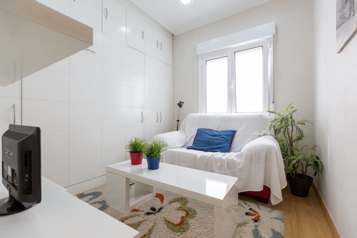Além dos três quartos, há um pequeno apartamento de hóspedes