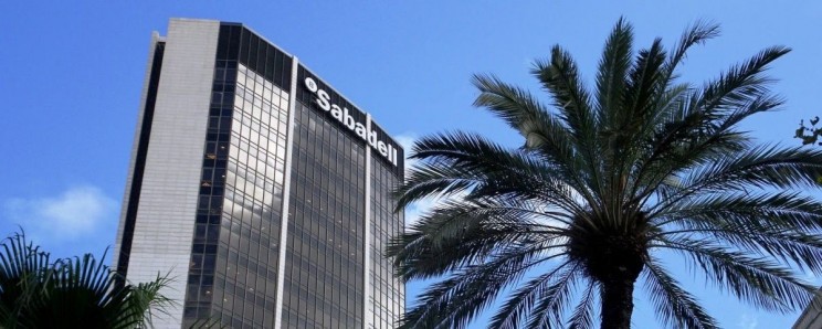 Hines ultima la compra de la torre de oficinas de Banco Sabadell en la Diagonal