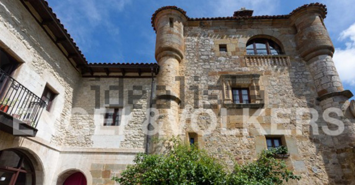 A la venta un espectacular conjunto histórico de torre y palacio de 500 años en un pueblo de Burgos