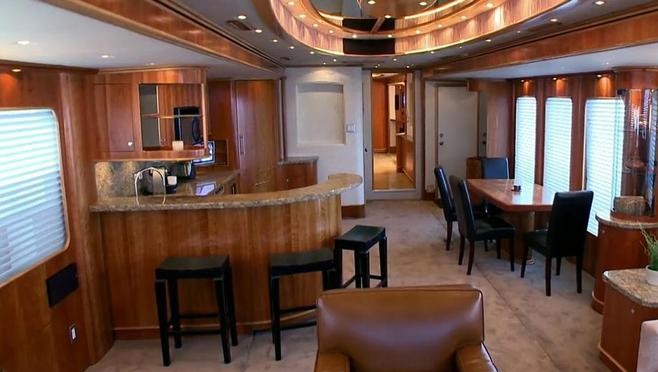 La espectacular autocaravana de Leonardo di Caprio es una minicasa de lujo