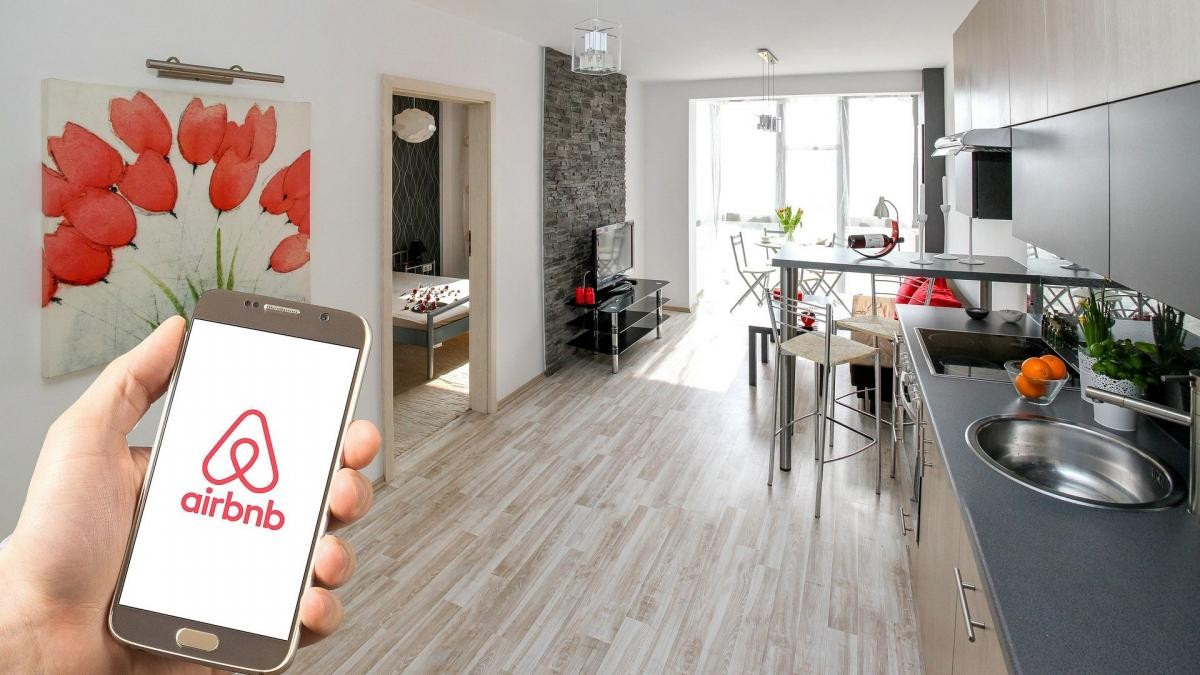 El Supremo, contra la Generalitat: permite que Airbnb pueda anunciar pisos turísticos ilegales