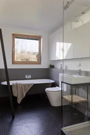 Dotado con elementos de diseño