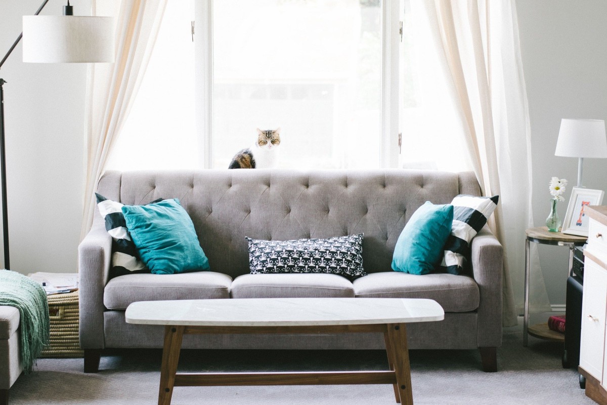 Claves imprescindibles para decorar un salón pequeño