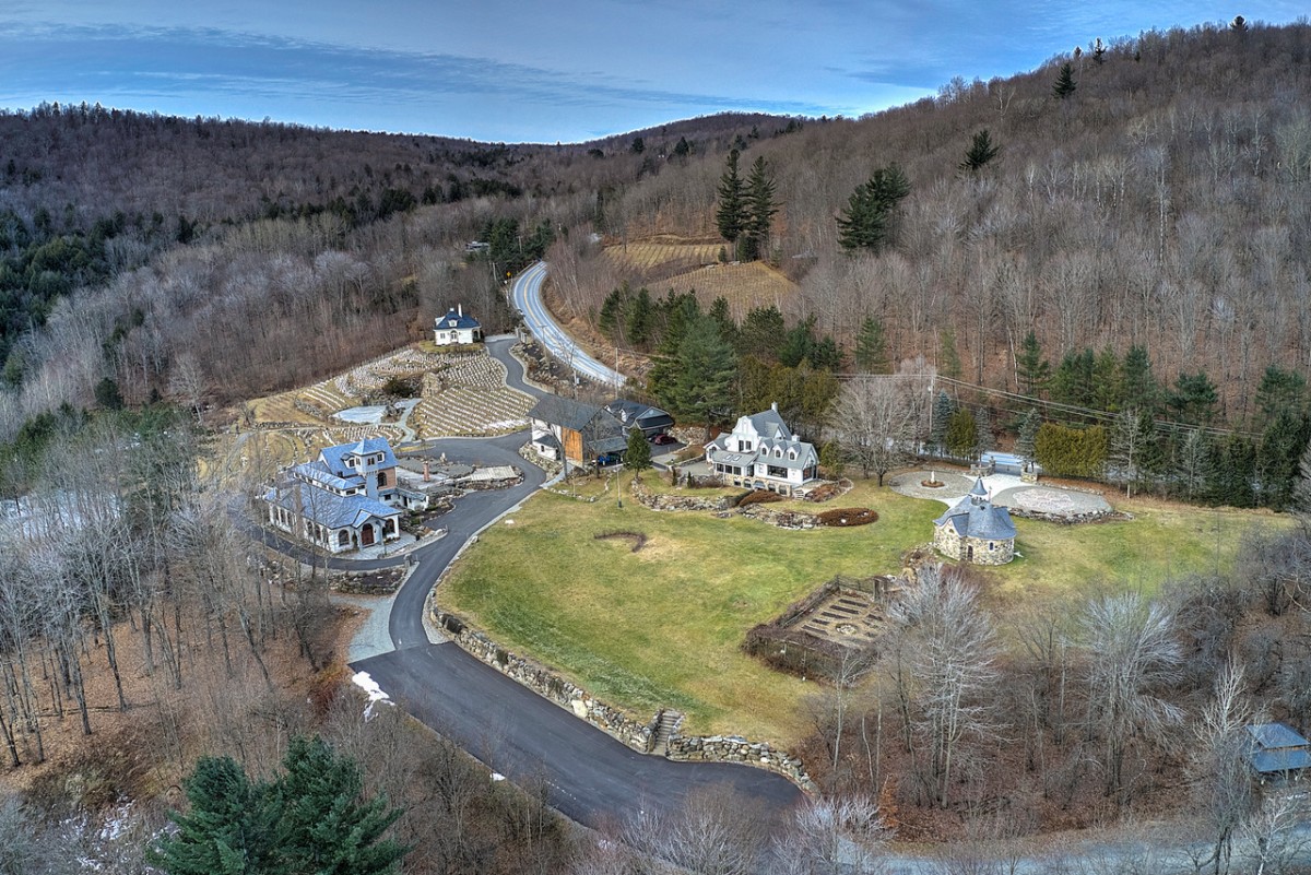 impressive_estate_in_quebec_c_engel_volkers_montreal_1