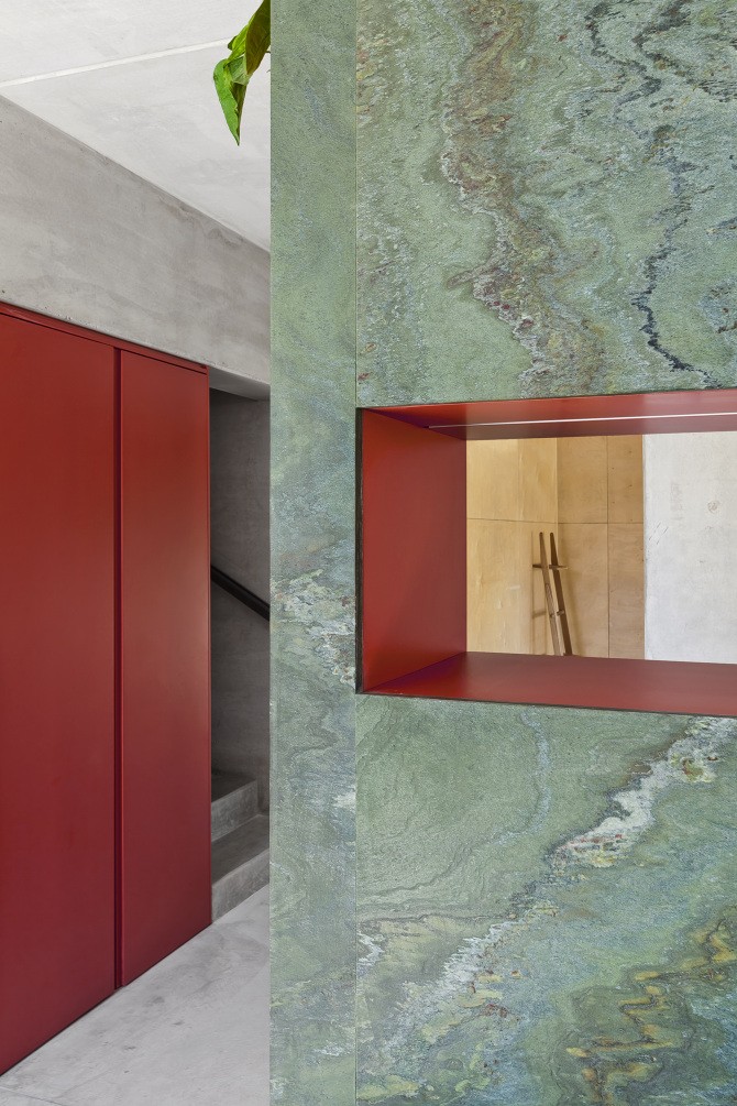 Un toque rojo para dar carácter a la estancia