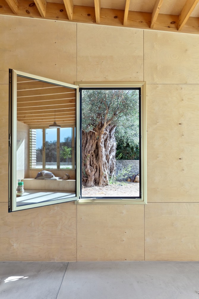 Para potenciar la luz natural y con vistas al jardín