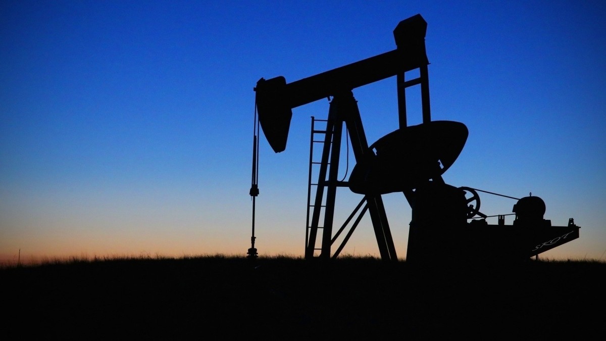 El precio del barril de petróleo enfila los 100 dólares tras las decisiones de Rusia sobre Ucrania