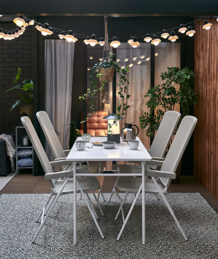 Cómo decorar una terraza abierta con muebles de Ikea