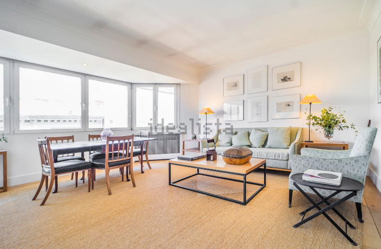 El precio de las viviendas vendidas toca máximos desde 2011 en el arranque de año, según los notarios