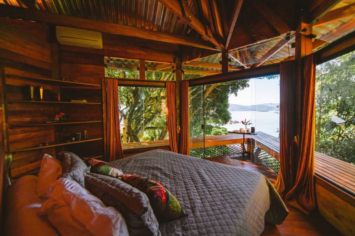 Bautizada como Casa Proa por su diseño