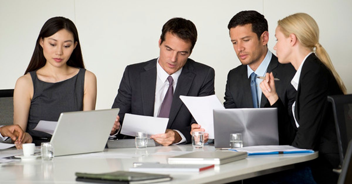 Las compras de viviendas entre empresas superan las 400.000 desde 2007