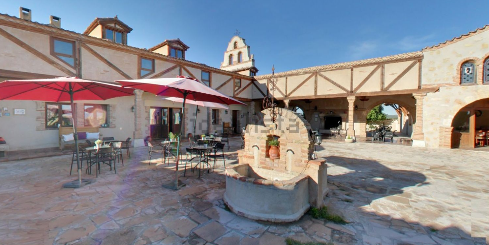 Incluye un kiosko bar con terraza