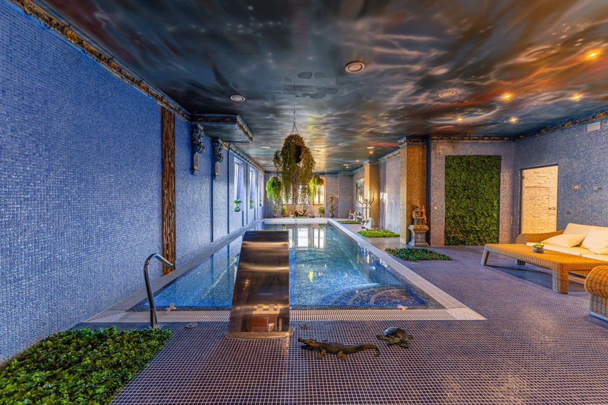 Spa-Bereich mit beheiztem Pool