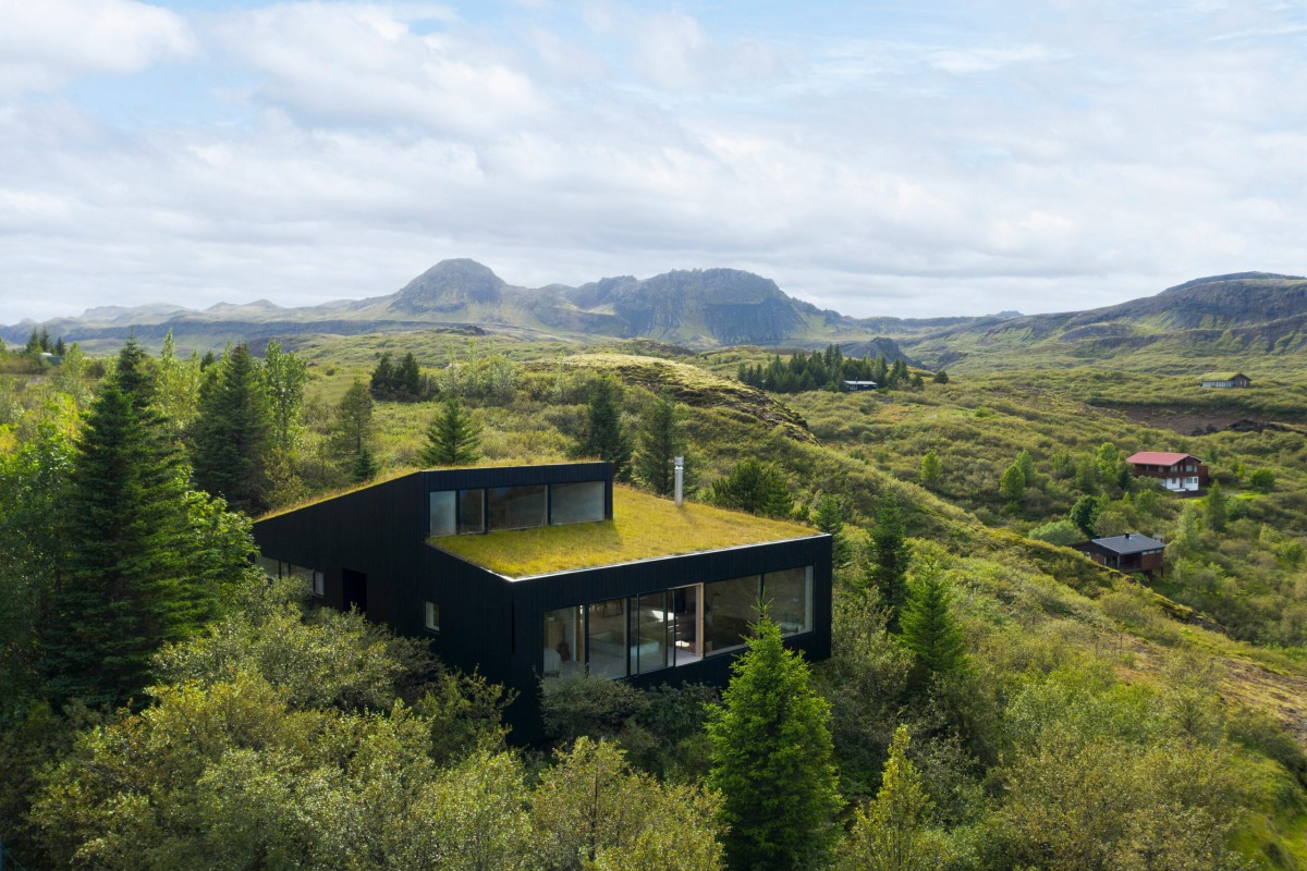 Una casa de vacaciones en Islandia con impresionantes vistas a un lago —  idealista/news