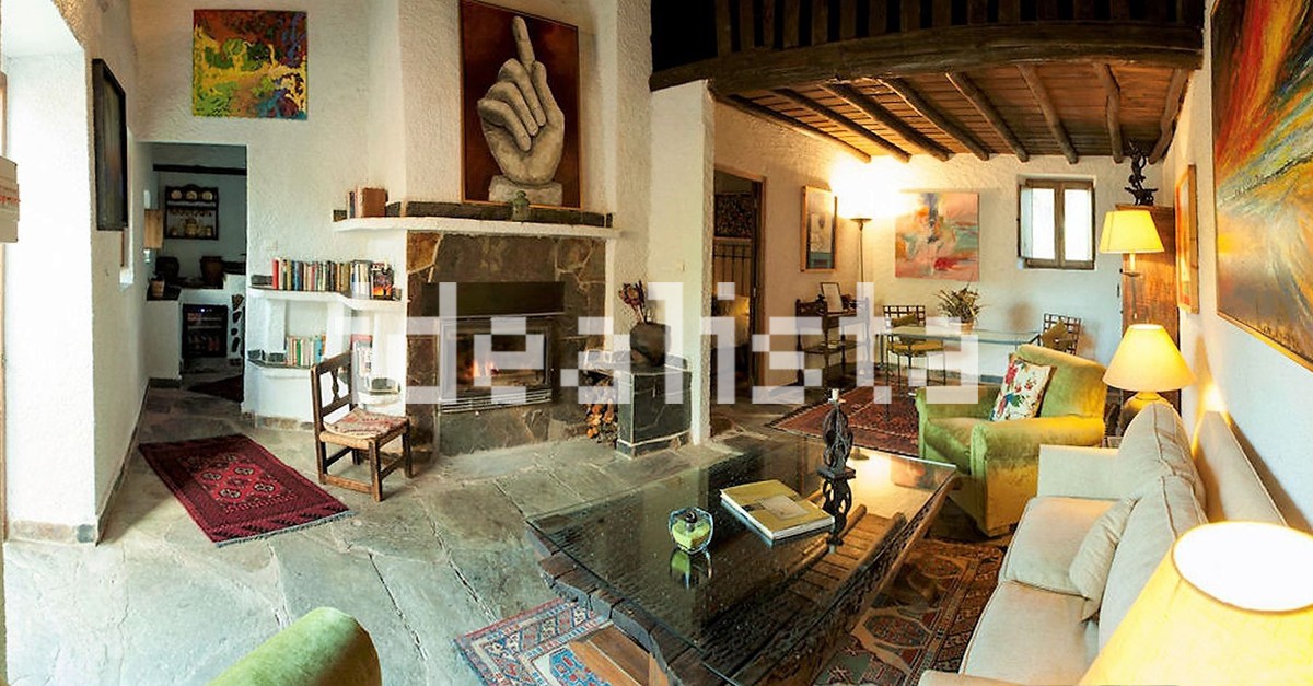 La aldea cuenta con cinco inmuebles