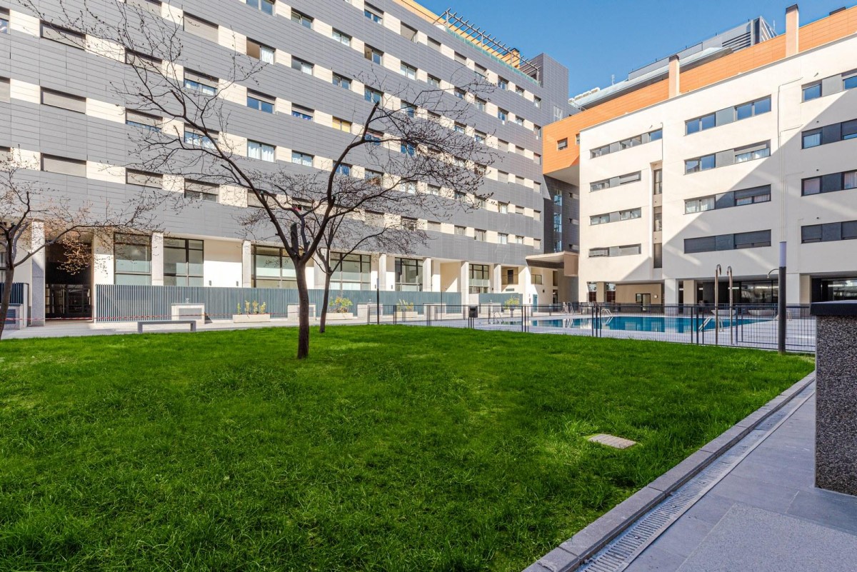 Blackstone vende un edificio de viviendas en Madrid a un fondo de Axa por 119 millones