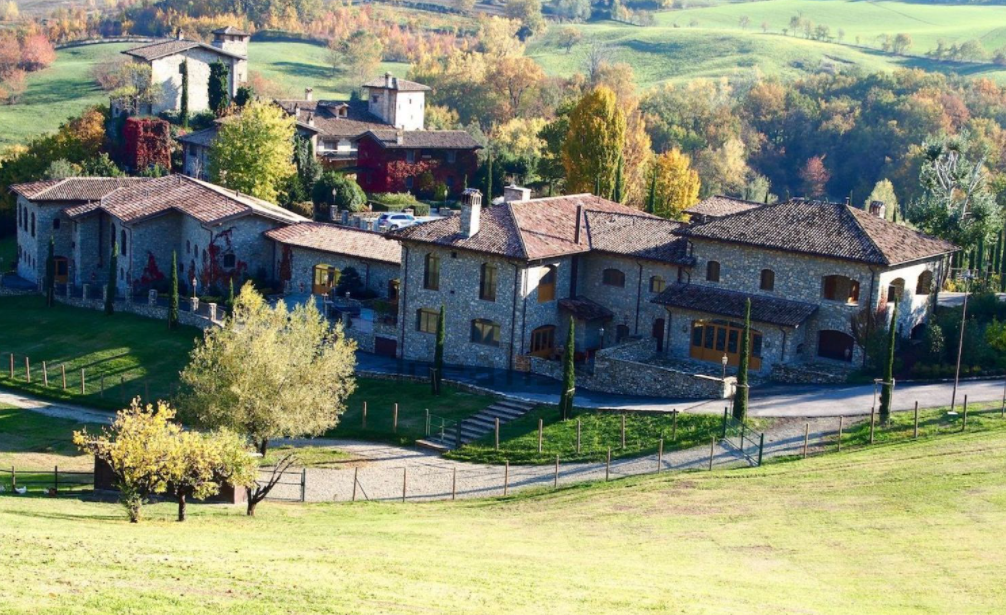 Pueblo en venta en Italia