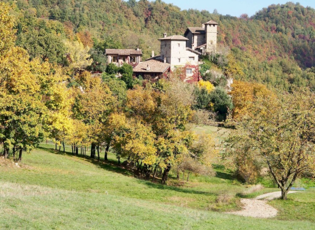Pueblo en venta en Italia