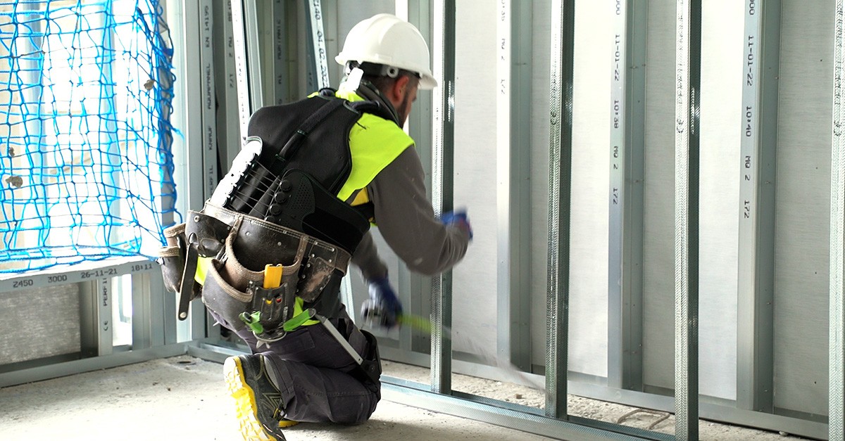 Ayuda a corregir la postura al agacharte