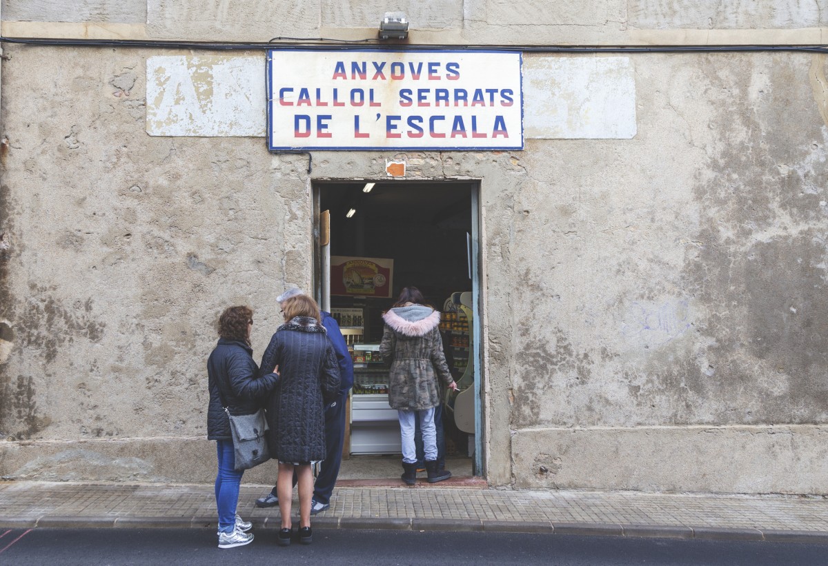 Tienda de anchoas tradicionales en l'Escala, Girona