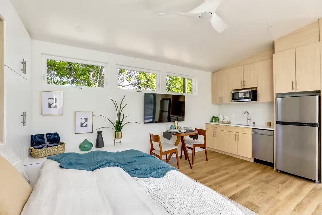 Interior Spacial Homes