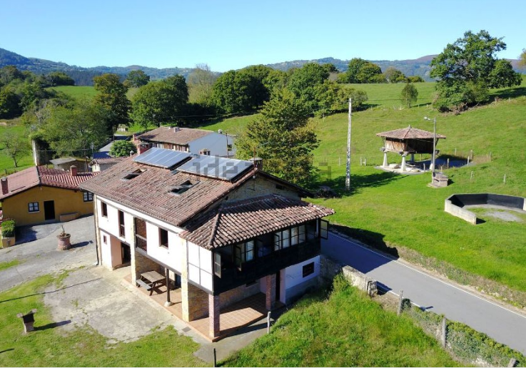 El pueblo en venta está rodeado de naturaleza