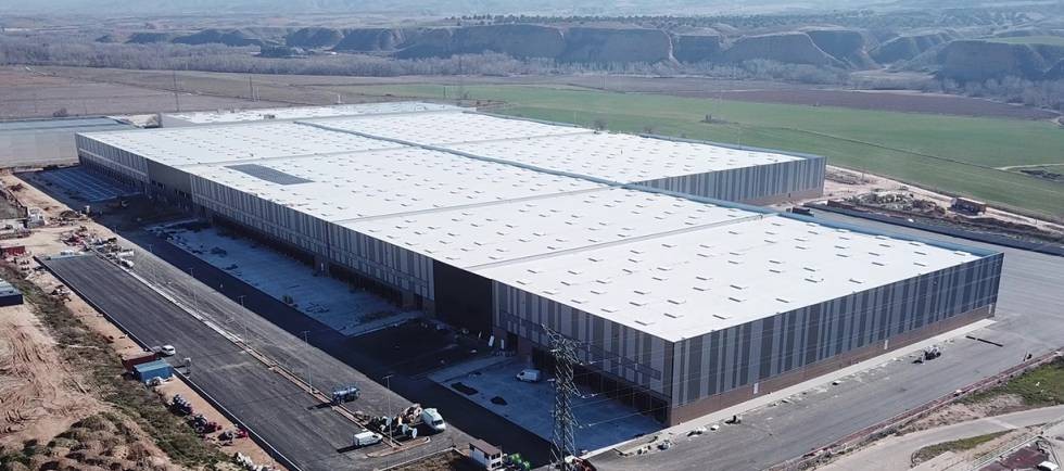 Patrizia recula en España: vende naves logísticas en el país por 110 millones