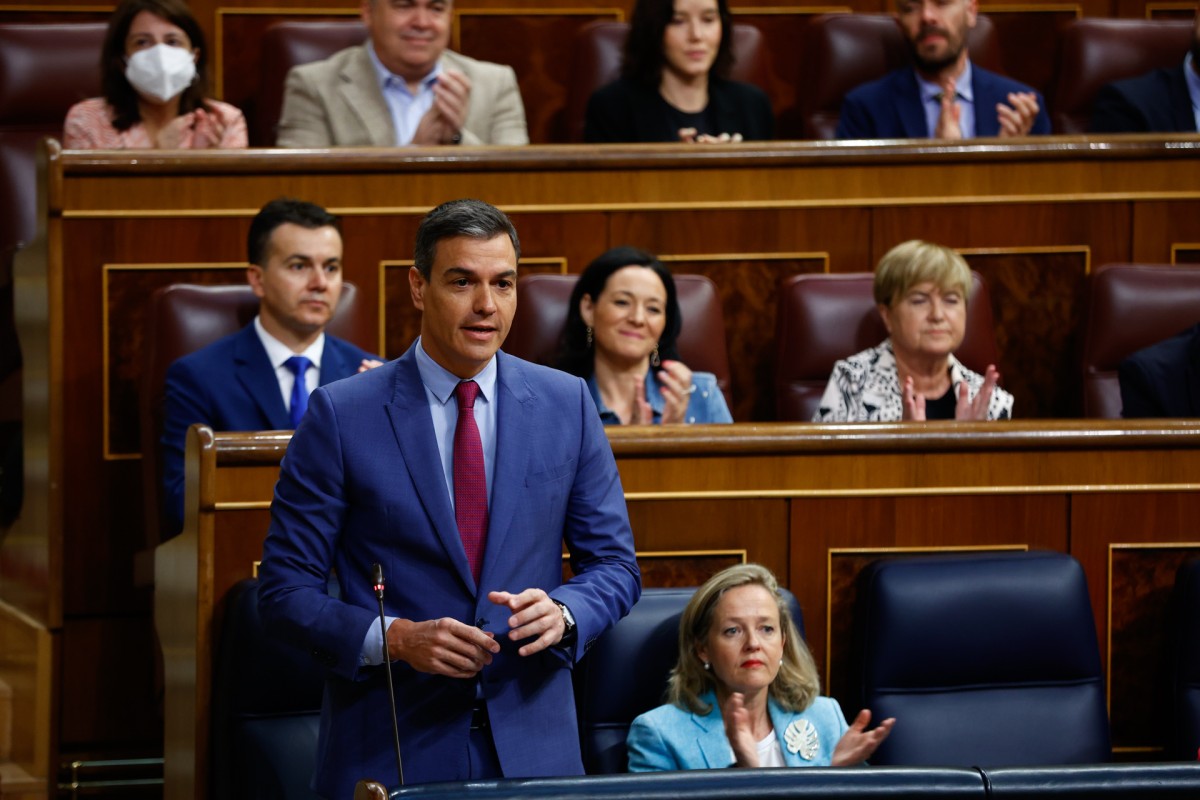 Sánchez adelanta la gran medida del Consejo del sábado: rebajará el IVA de la luz al 5%
