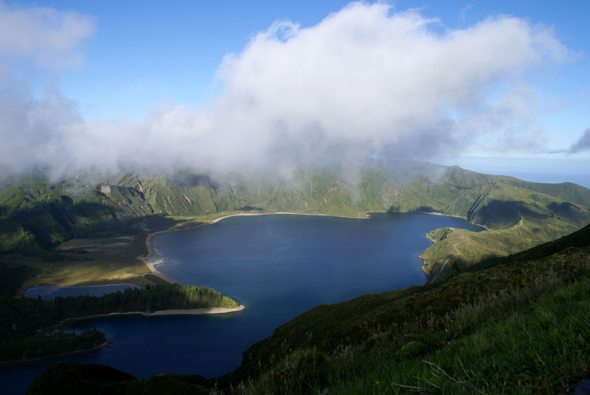 6. San Miguel, isla de los cráteres Seis playas paradisiacas en España, Italia y Portugal