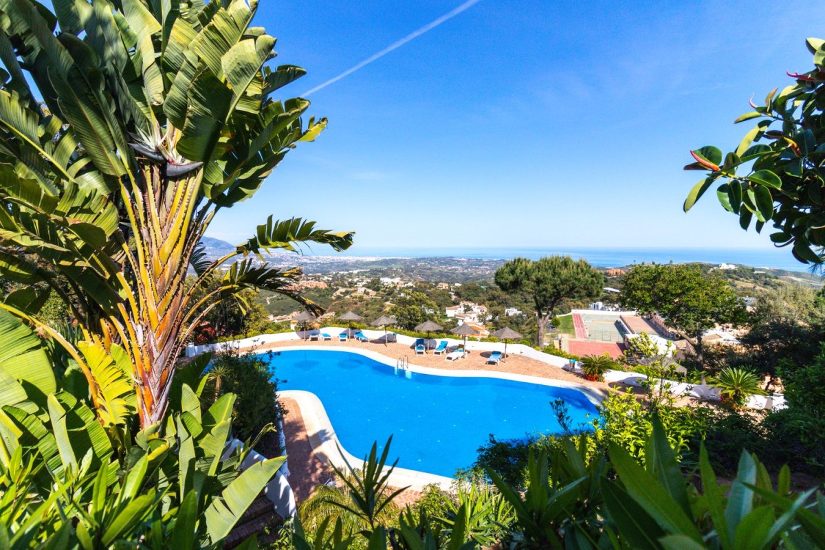 Propriedade à venda com piscina em Marbella, Málaga por 160.000 euros