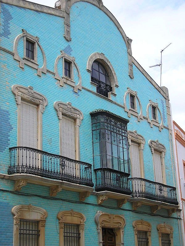 La "casa azul" en la plaza del Pilar Redondo
