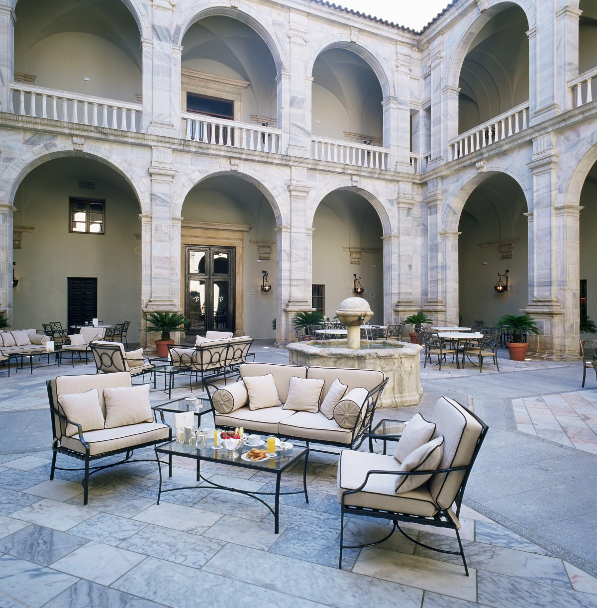 Patio interior del parador de Zafra
