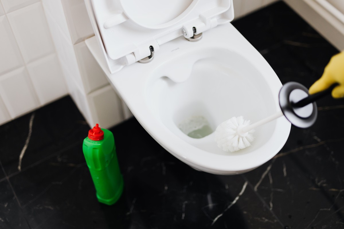 limpiar el baño