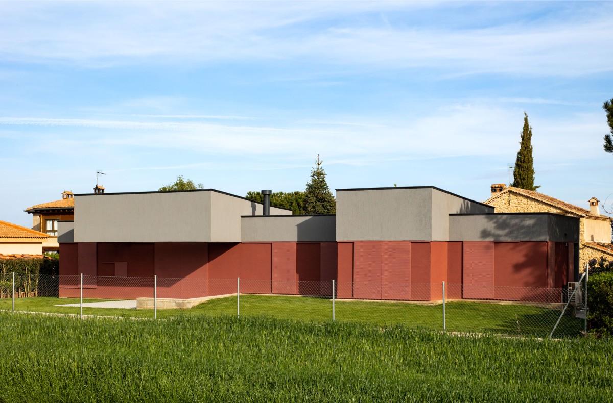 Exterio con las bentanas cerradas Riaza