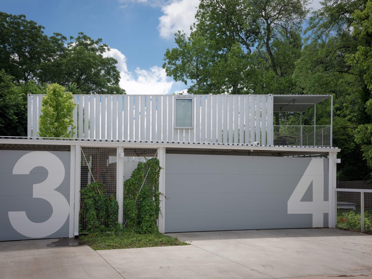 Entradas a diferentes viviendas de Squirrel Park